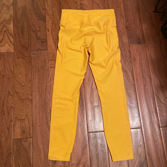 Under Armour legging in XS - Picture 3 of 4